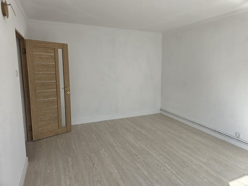 Jean Steriadi, 10 minute metrou 1 Decembrie 1918, Gura Ialomitei, centrala