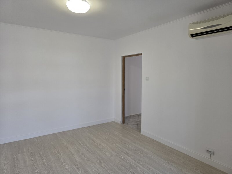 Jean Steriadi, 10 minute metrou 1 Decembrie 1918, Gura Ialomitei, centrala